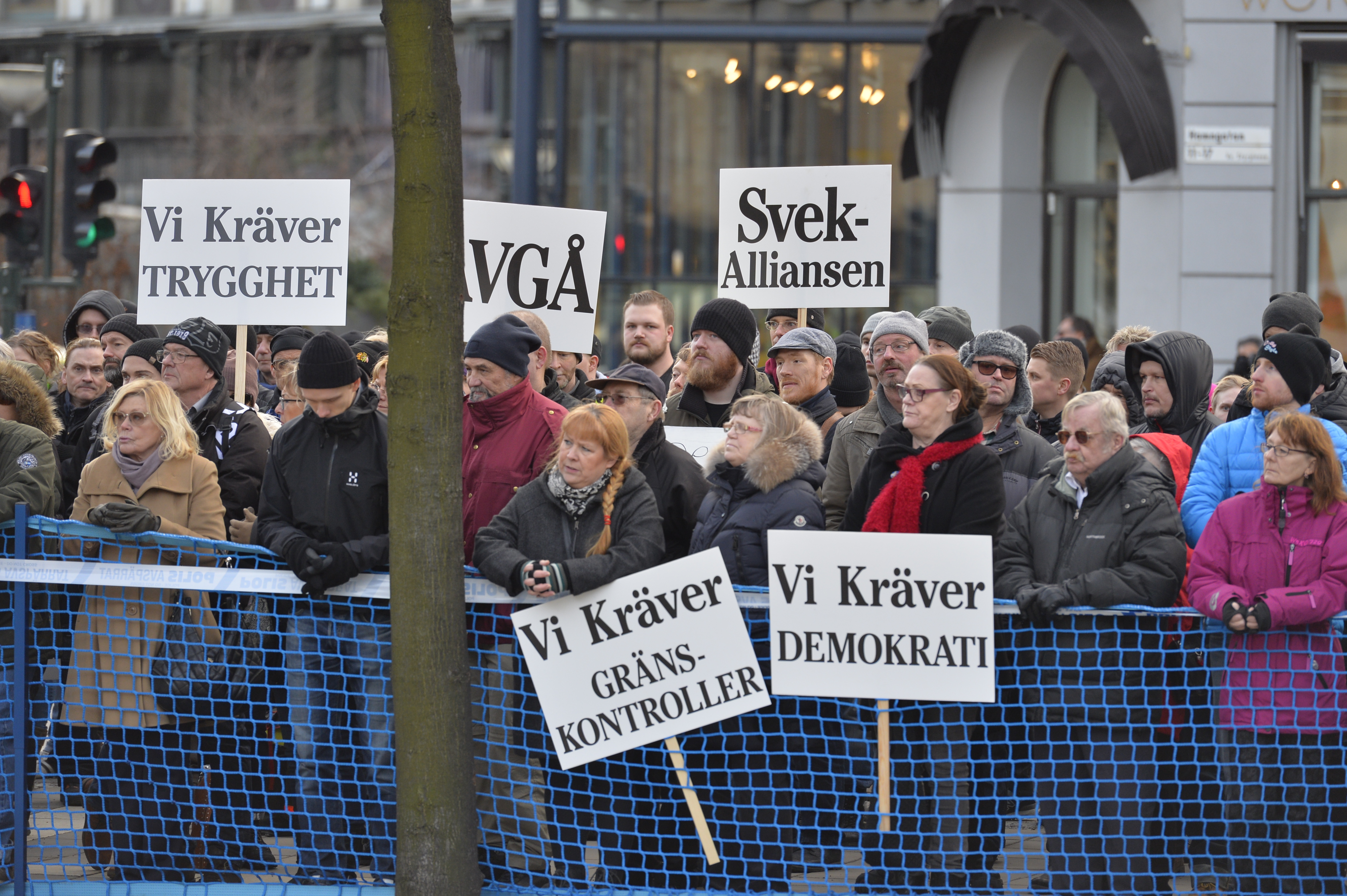 Demonstranter. Demonstranter.