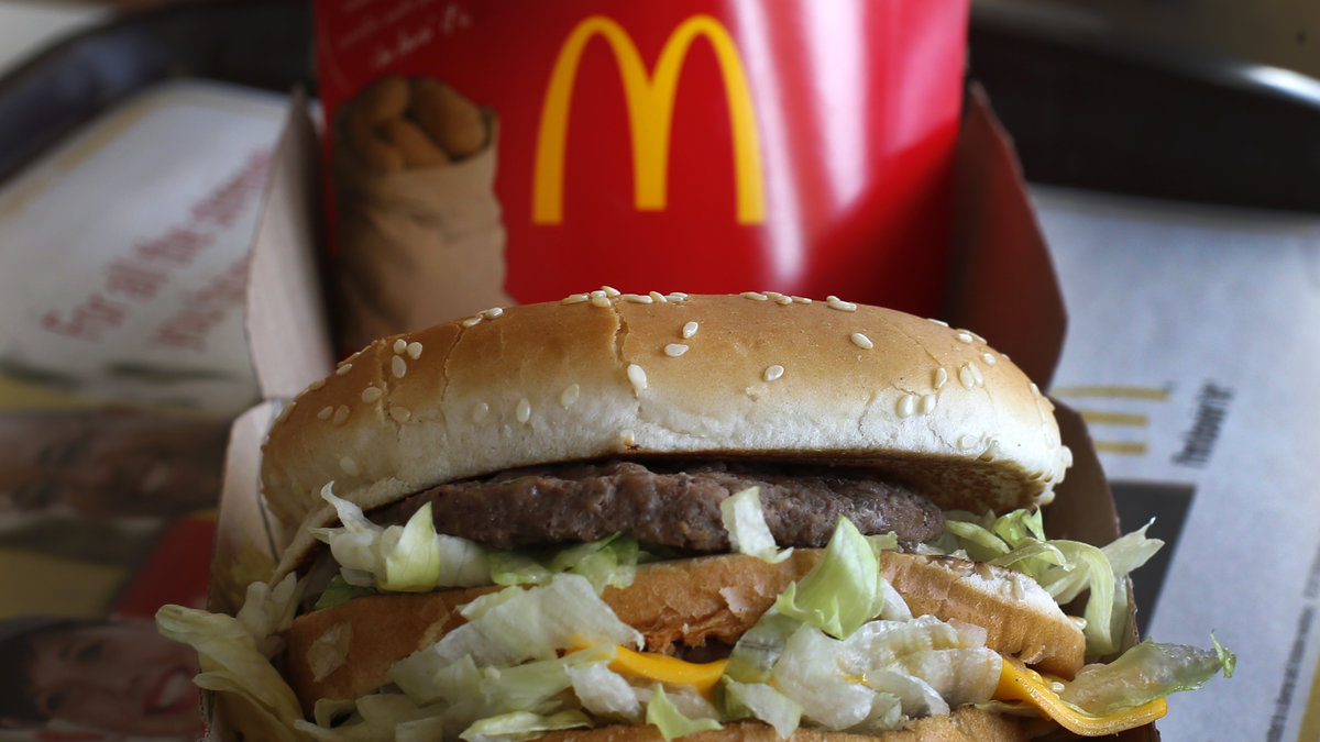 På grund av den ekonomiska krisen kan inte det här landet servera hamburgaren Big Mac. 