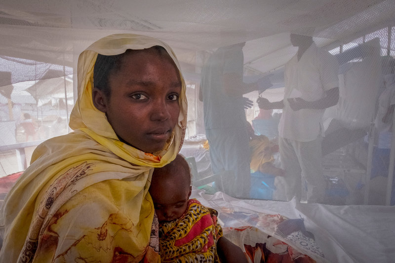 Barn från Darfur har fått vård för undernäring vid Läkare utan gränsers klinik i grannlandet Tchad. Bild från 2024.  