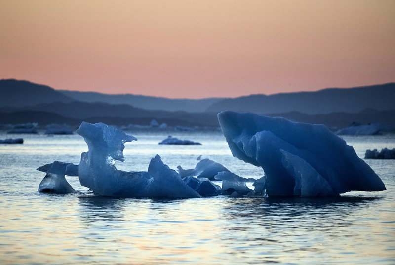 Grönlands glaciärer smälter i allt snabbare takt, bilden är tagen nära Nuuk 2017.