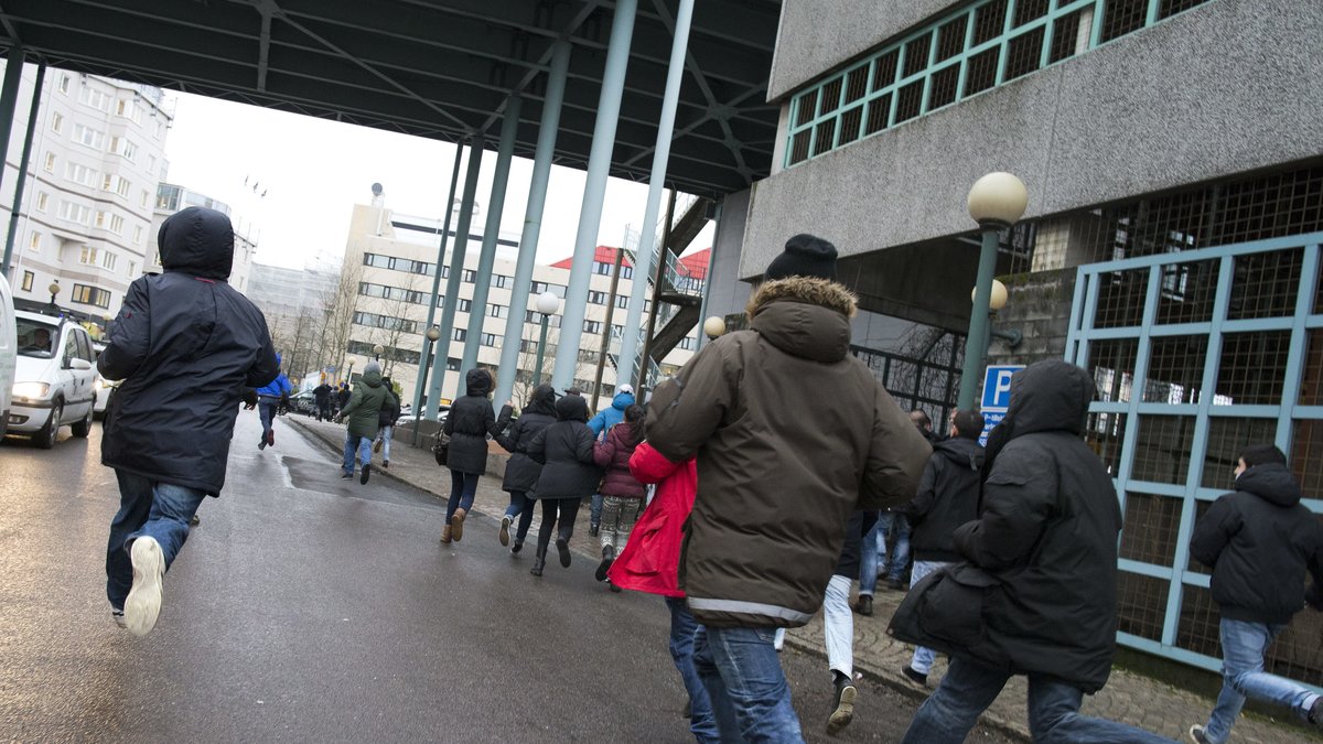 Ungdomar som sprang runt i centrala Göteborg under oroligheterna i samband med "instagramupploppen".