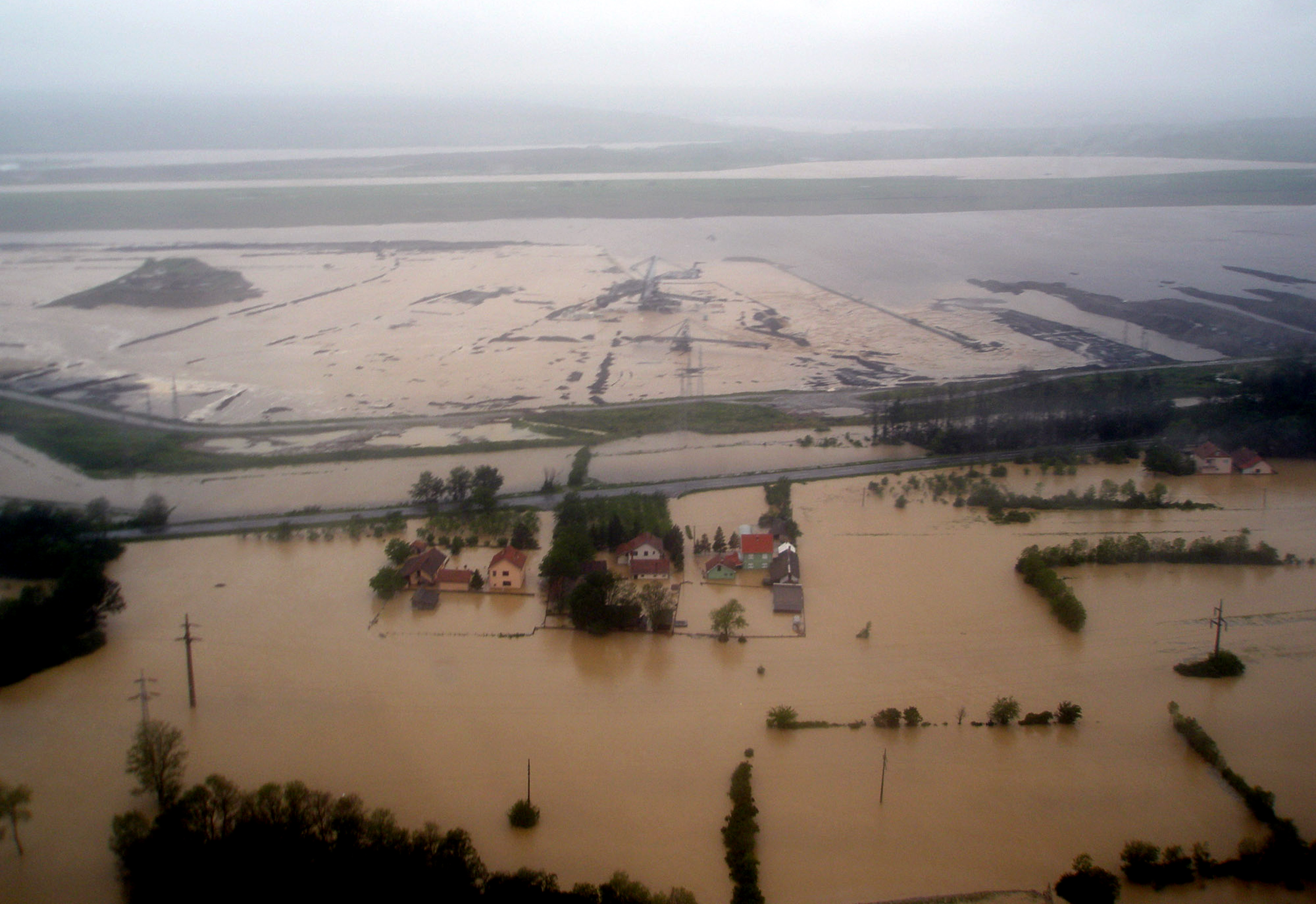 Obrenovac i Serbien ligger under vatten.
