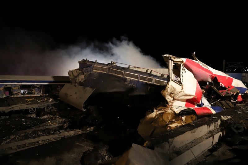 Ett passagerartåg och ett godståg kolliderade natten mot onsdagen nära staden Larissa, som ligger 38 mil norr om Aten.
