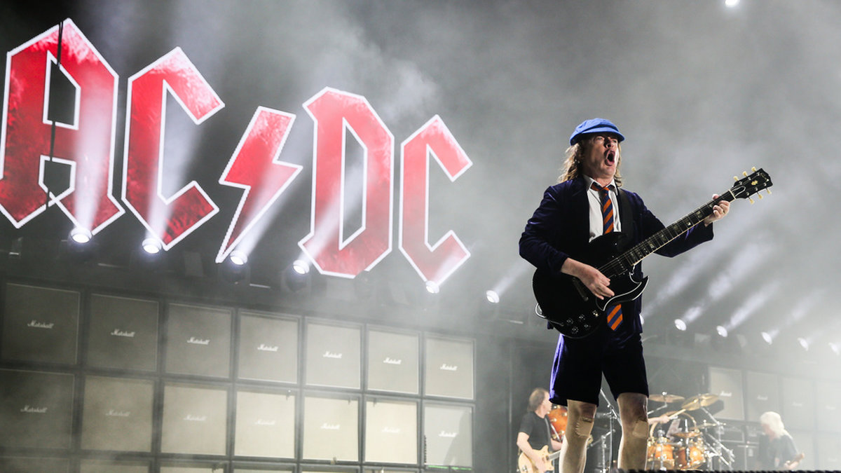 AC/DC:s originaltrummis Colin Burgess är död