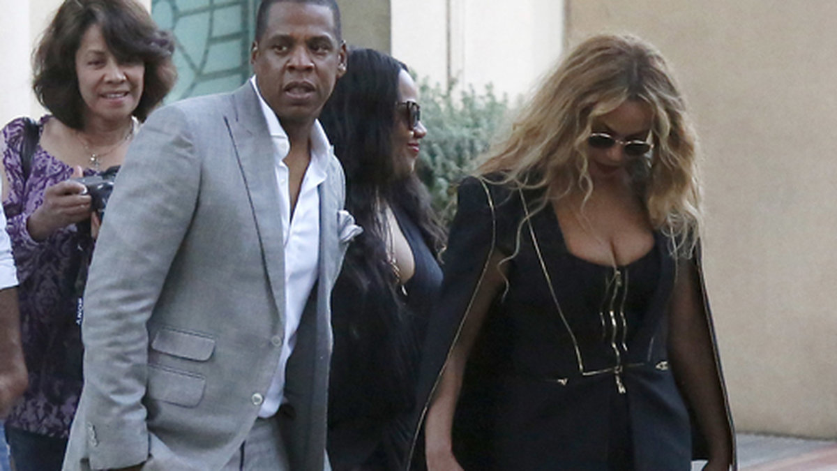 Jay-Z, Blue Ivy och Beyoncé på semester i somras. 