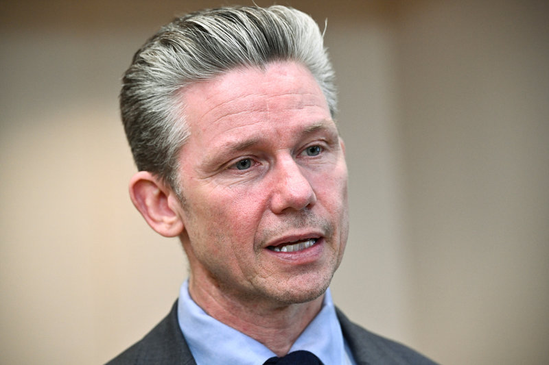 Försvarsminister Pål Jonson (M), på bild från i mars. Foto: Fredrik Sandberg/TT