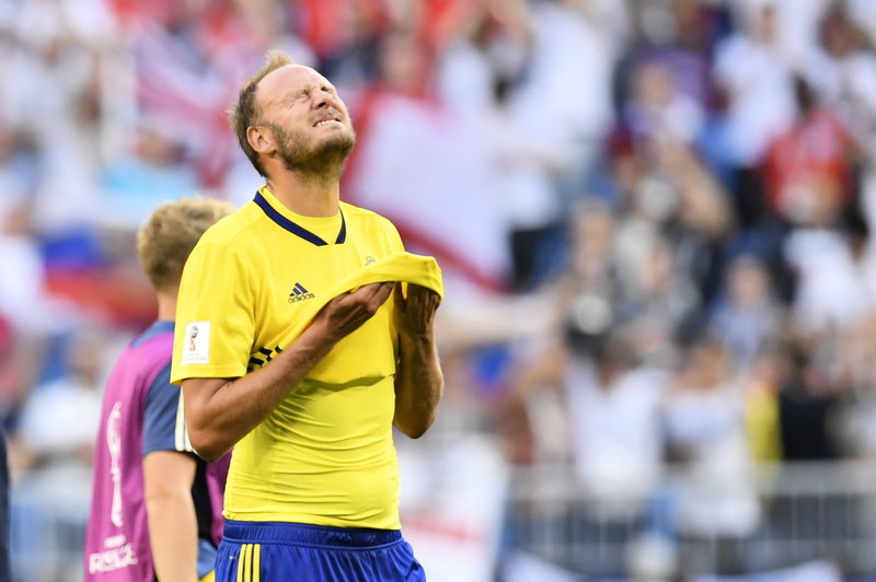 Andreas Granqvist deppar efter Sveriges 0–2-förlust i VM-kvartsfinalen mot England 2018. Arkivbild.