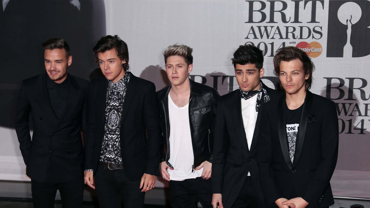 Louis Tomlinson är en av fem medlemmar i det brittiska bandet One Direction.