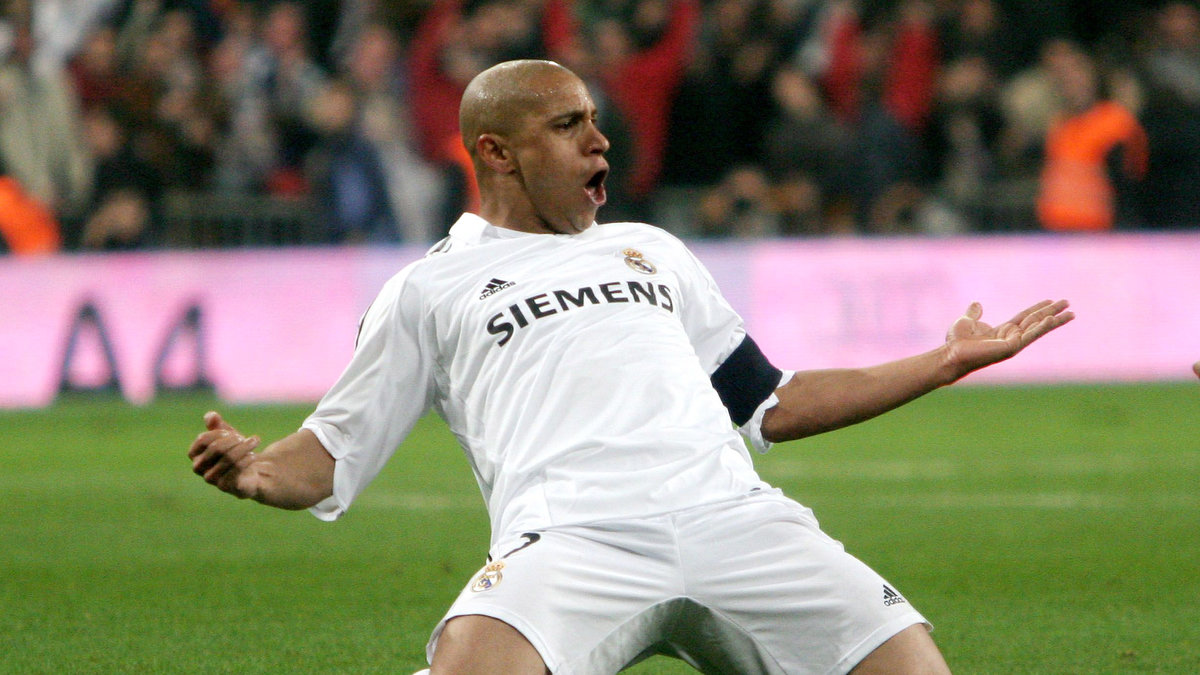 Roberto Carlos kan vara aktuell för ett kortare kontrakt med Real Madrid.