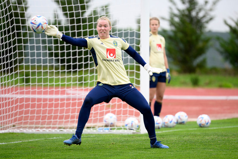 Hedvig Lindahl under tisdagens träning med damlandslaget.