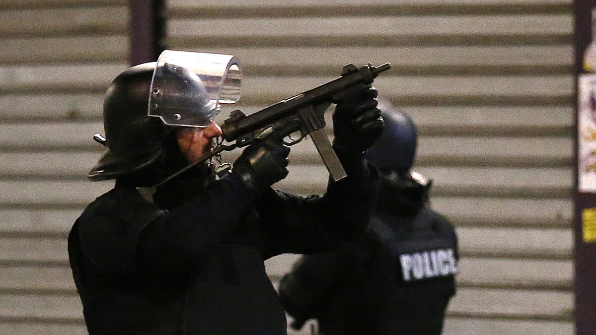 Belgisk polis ska under dagen ha gripit nio människor misstänkta för inblandning.